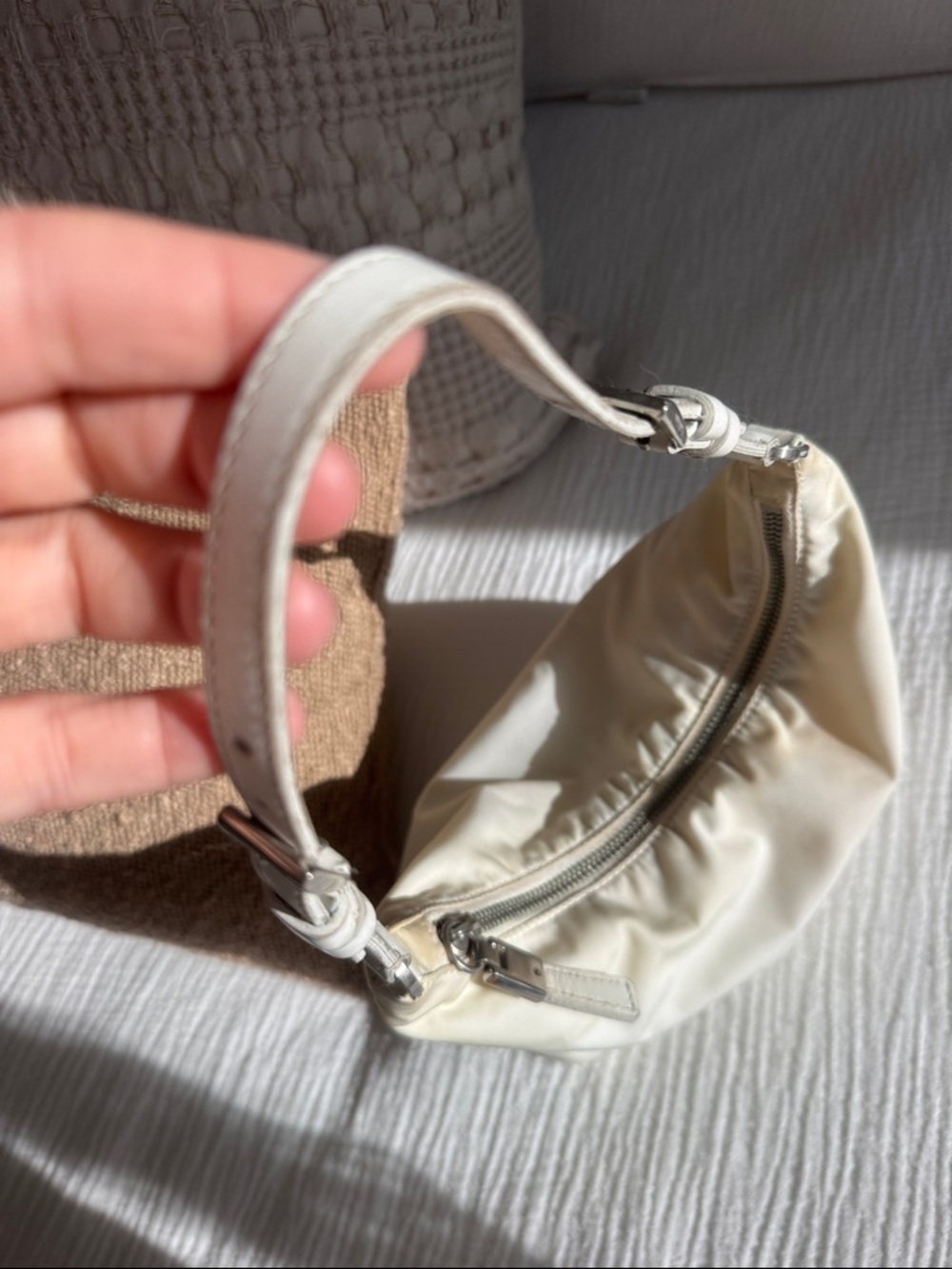 Prada Re-Edition White Nylon Mini Shoulder Bag Authenticated - Picture 7 of 15